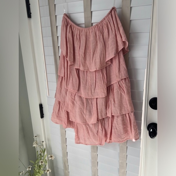 Sleeveless ruffled dress - Picture 2 of 3
